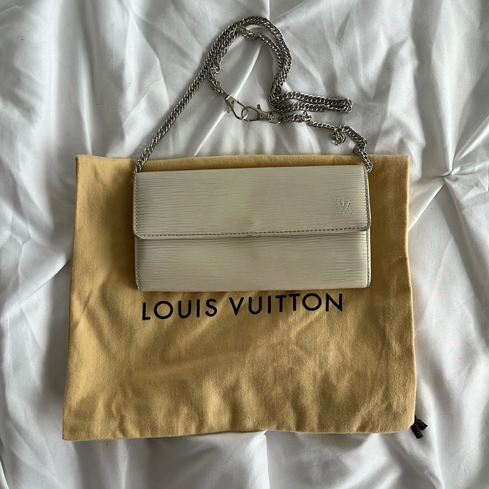 LOUIS VUITTON Vintage Epi Ivory Leather Sarah Wallet with chain